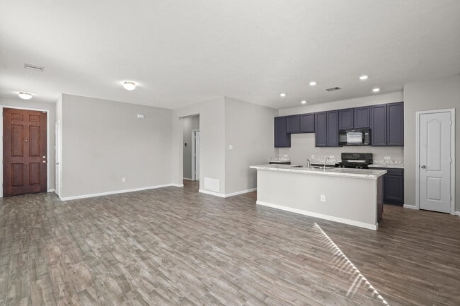 property at 2547 Hawthorn Park Ct