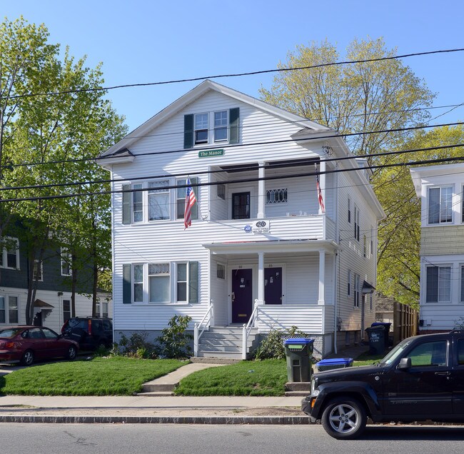 86 Eaton St in Providence, RI - Foto de edificio - Building Photo