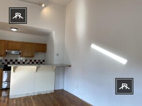 10 Shepard St in Boston, MA - Building Photo - Building Photo