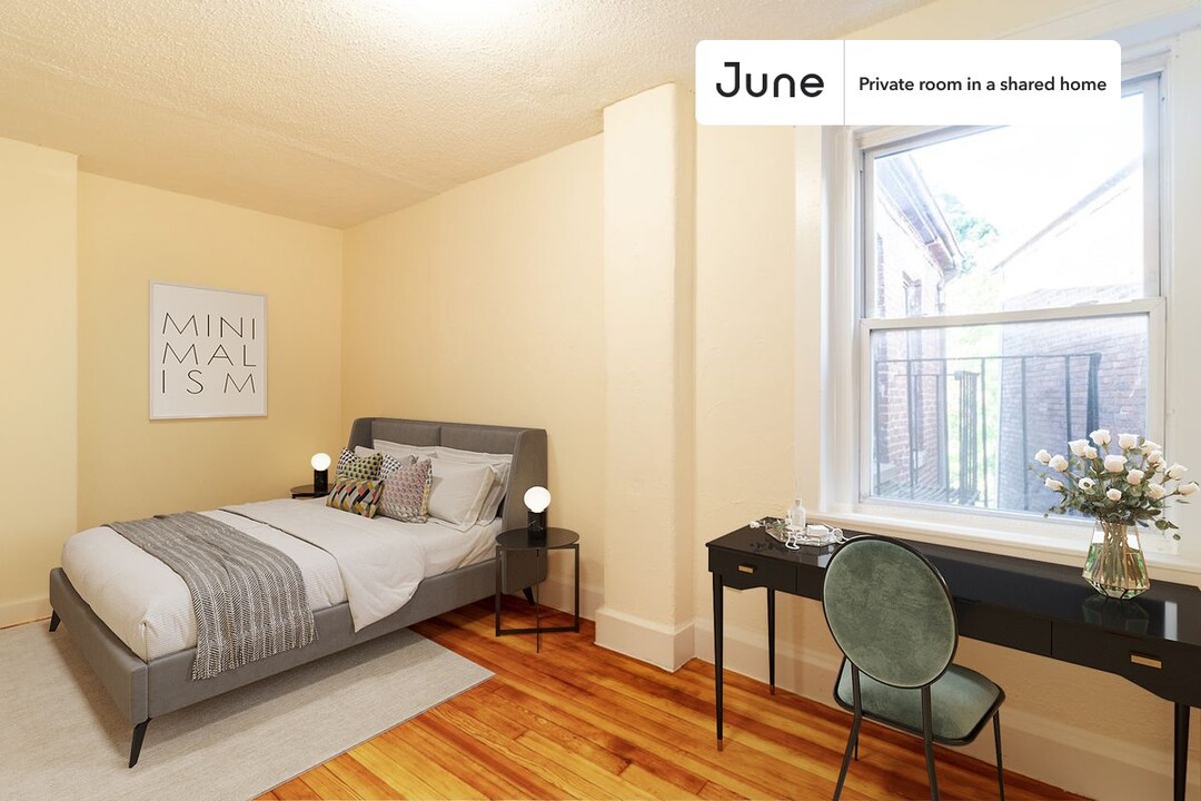 Private bedroom in 3 bed/1 bath Home in Boston, MA - Building Photo