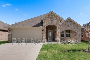 8201 Scott Ln in Greenville, TX - Building Photo