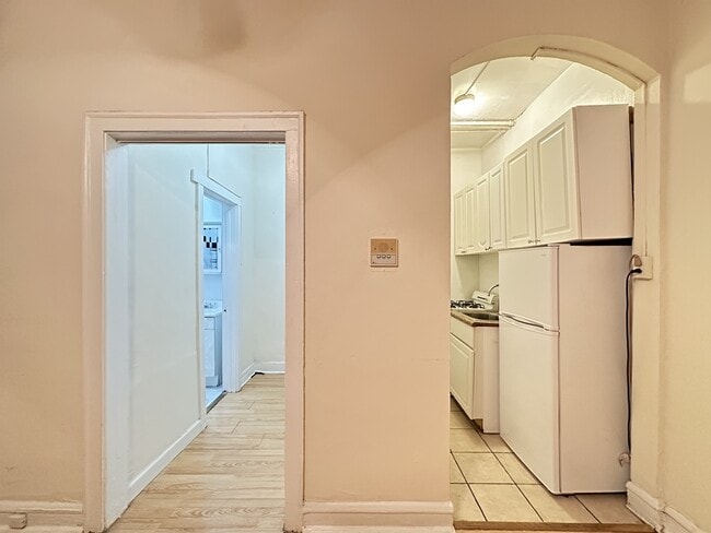 2832 N Burling St, Unit 40 in Chicago, IL - Foto de edificio - Building Photo