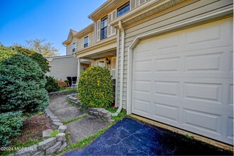 44 Mariners Cove in Freehold, NJ - Building Photo - Building Photo