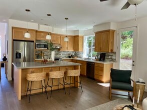 1200 Stonecrest Ln in Concord, CA - Building Photo - Building Photo