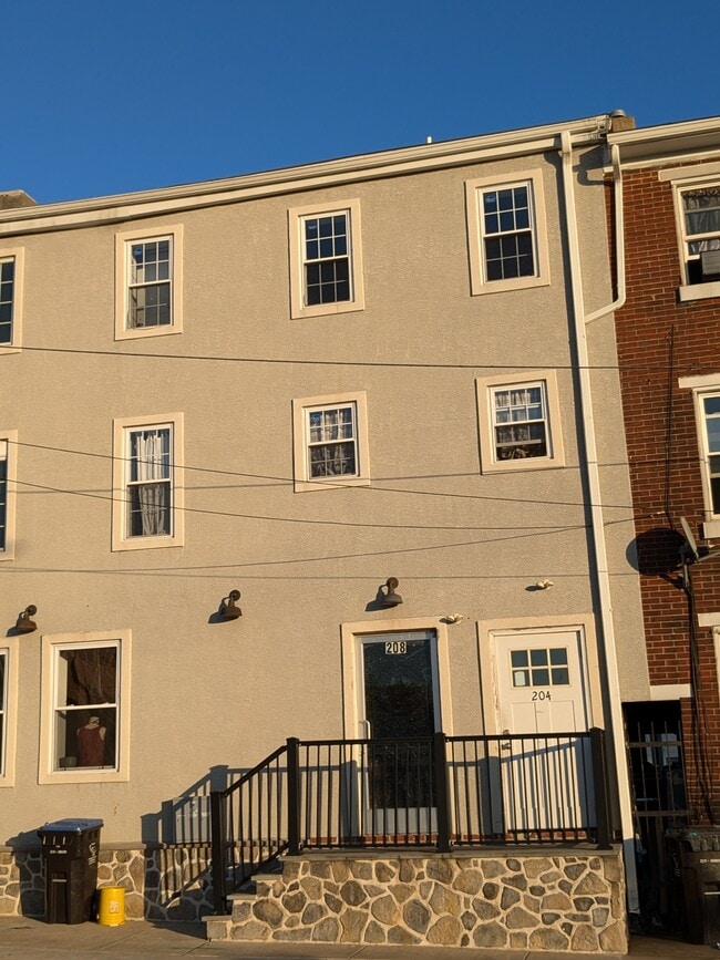 204 Cherry St, Unit 2nd floor
