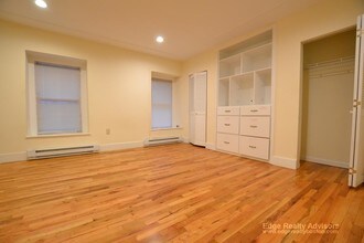 10 Woodmont St, Unit 2 in Boston, MA - Foto de edificio - Building Photo