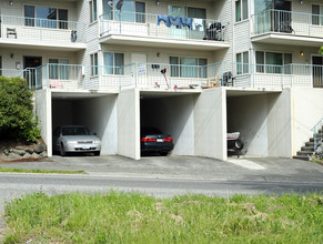 Magnolia Terrace Apartments in Seattle, WA - Building Photo - Building Photo