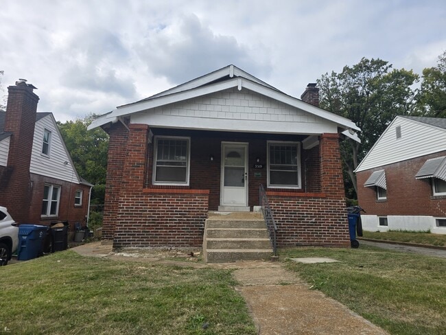 property at 3519 Belaire Pl