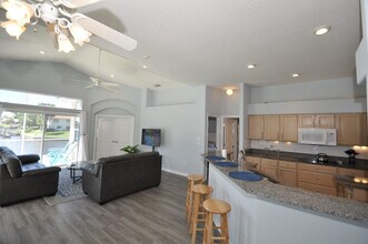 16 Cedarwood Ct in Palm Coast, FL - Foto de edificio - Building Photo