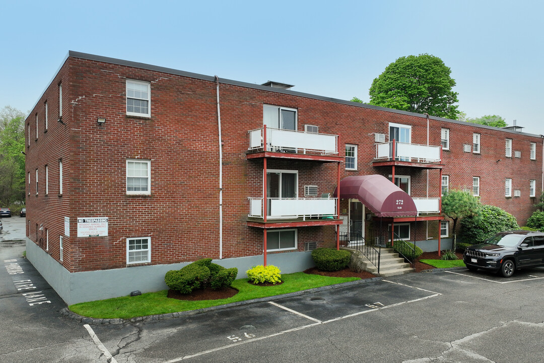 Brook Bend II Condos in Wakefield, MA - Building Photo