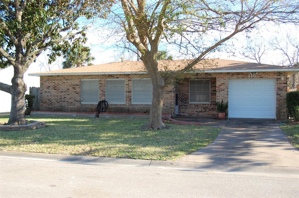 115 Barracuda Ave in Galveston, TX - Building Photo