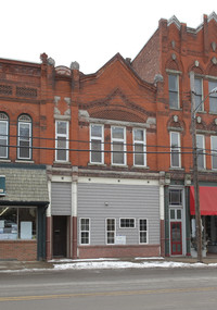 15 W Main St in Canton, PA - Foto de edificio - Building Photo