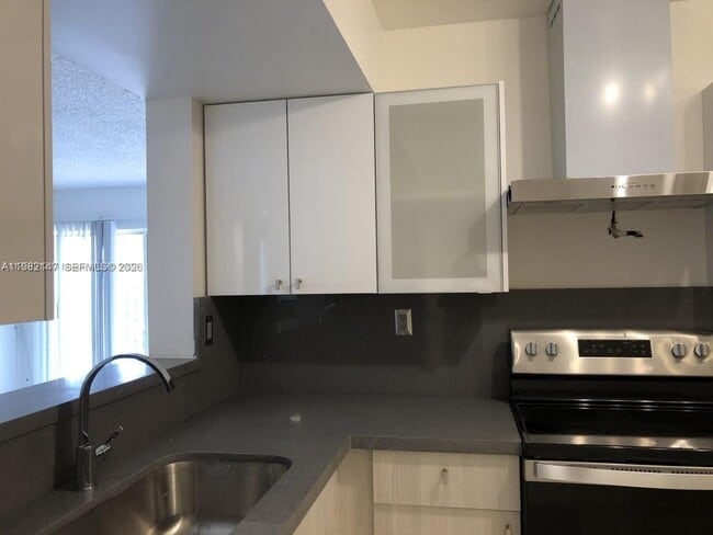 4744 NW 114th Ave, Unit 101 in Doral, FL - Building Photo - Building Photo