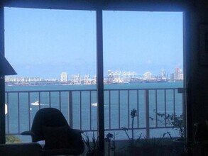 200 SE 15th Rd, Unit 15E in Miami, FL - Building Photo - Building Photo