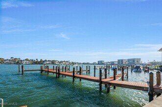222 Harbour Dr in Naples, FL - Building Photo - Building Photo