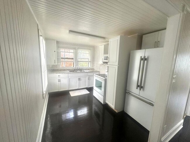136 N 15th St