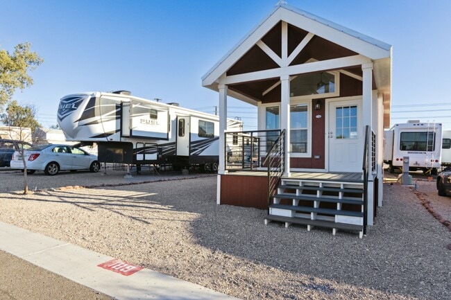 1600 Silver Creek Rd in Bullhead City, AZ - Building Photo - Building Photo