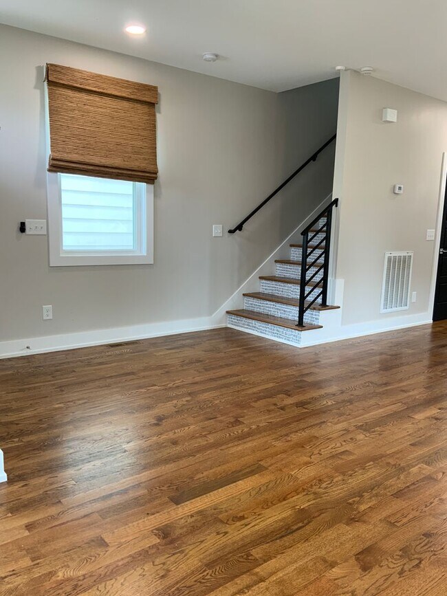2116 Courtney Ave in Nashville, TN - Building Photo - Building Photo