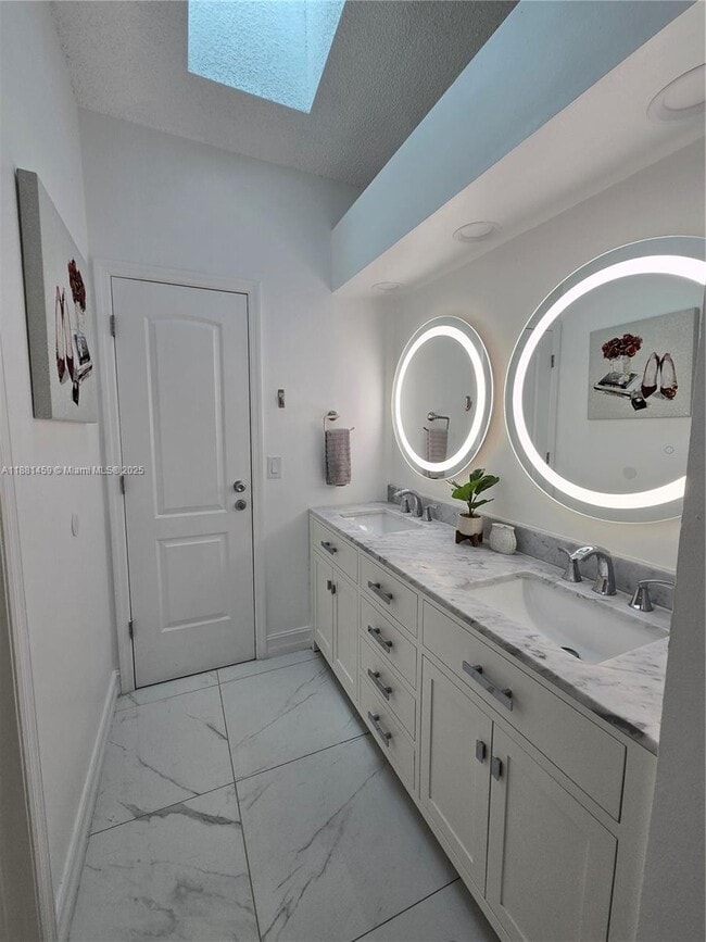 property at 1445 Avleigh Cir