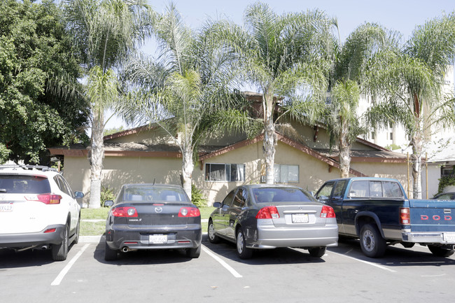 1829 W Neighbors Ave in Anaheim, CA - Building Photo - Building Photo