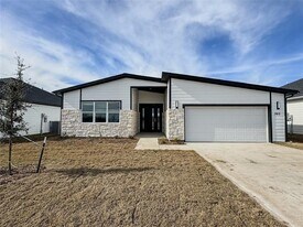 340 Lucy Rd in Greenville, TX - Building Photo