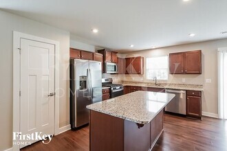 903 Wilkinson Ln in White House, TN - Building Photo - Building Photo