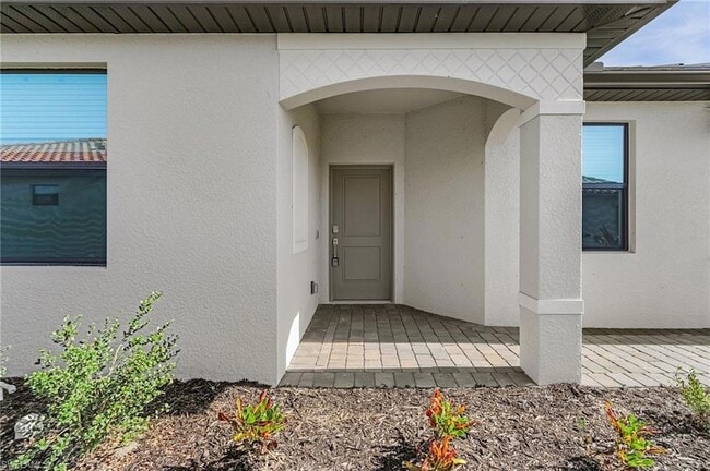 19621 Hinkley Dr in Estero, FL - Building Photo - Building Photo