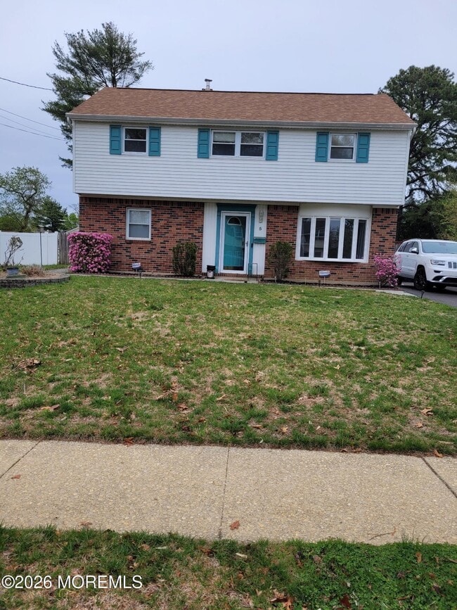 property at 5 Peach Tree Rd