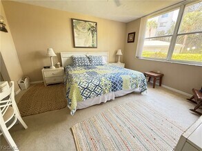 285 Naples Cove Dr in Naples, FL - Building Photo - Building Photo