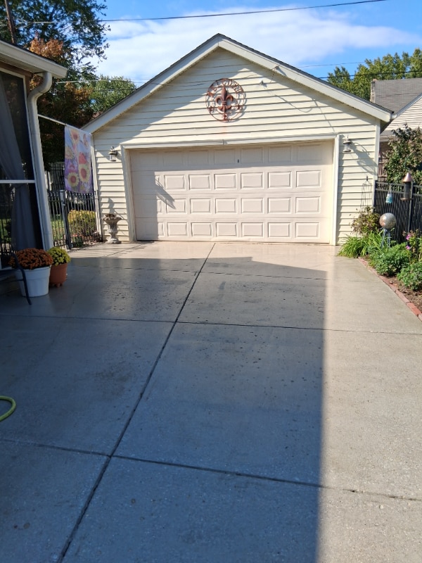 2225 Brighton Dr