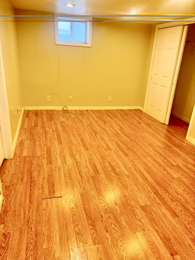 10930 120th St in South Ozone Park, NY - Foto de edificio - Building Photo