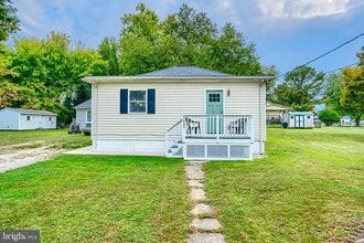 7607 Bayside Ave in Sparrows Point, MD - Building Photo - Building Photo