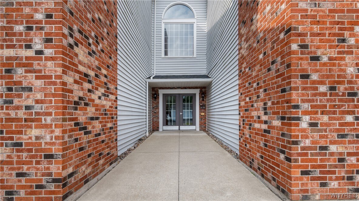 1175 Youngs Rd in Buffalo, NY - Foto de edificio