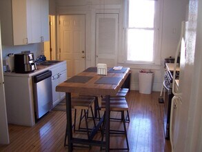 1648 W Barry Ave, Unit 1 in Chicago, IL - Foto de edificio - Building Photo