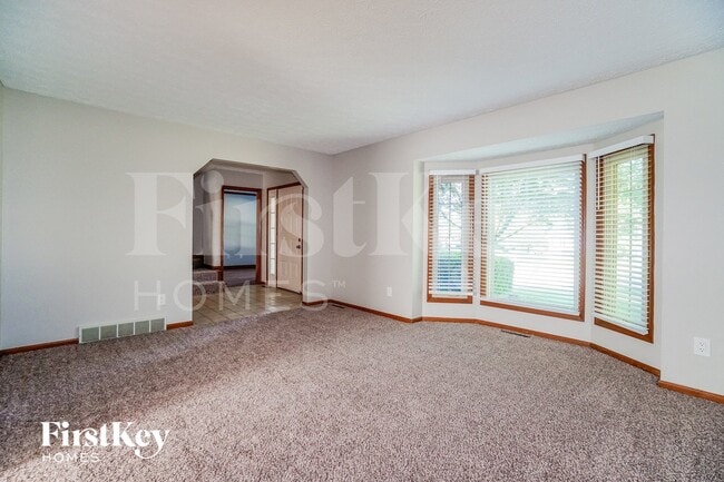 13008 Oakmere Dr in Pickerington, OH - Building Photo - Building Photo