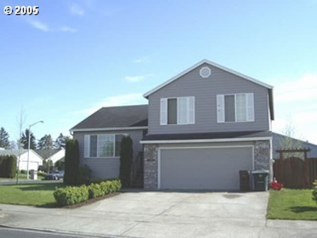 property at 6984 SE Langwood St
