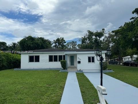 700 NE 139th St in North Miami, FL - Building Photo - Building Photo