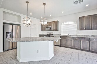 6145 Sky River Ct in Las Vegas, NV - Building Photo - Building Photo