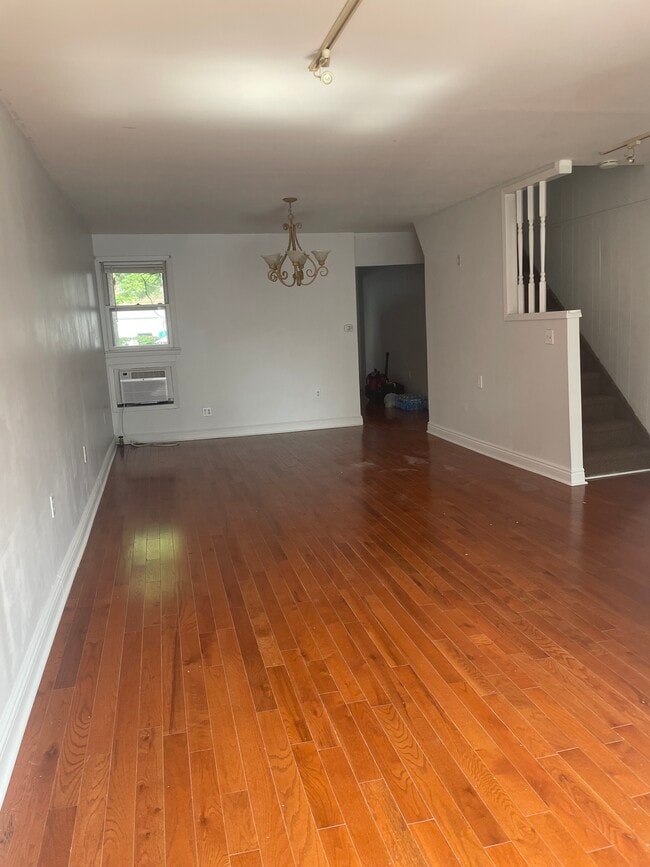 property at 2-672 Chestnut St