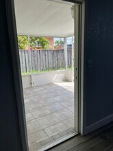 417 E 39th St in Hialeah, FL - Building Photo - Building Photo