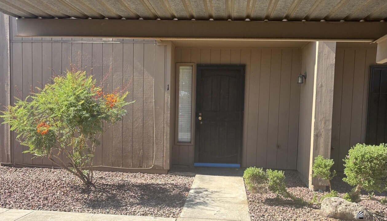 833 S Avenue A in Yuma, AZ - Building Photo