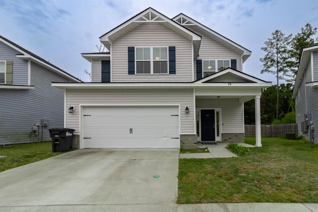 74 Perlieu Ct in Hinesville, GA - Building Photo