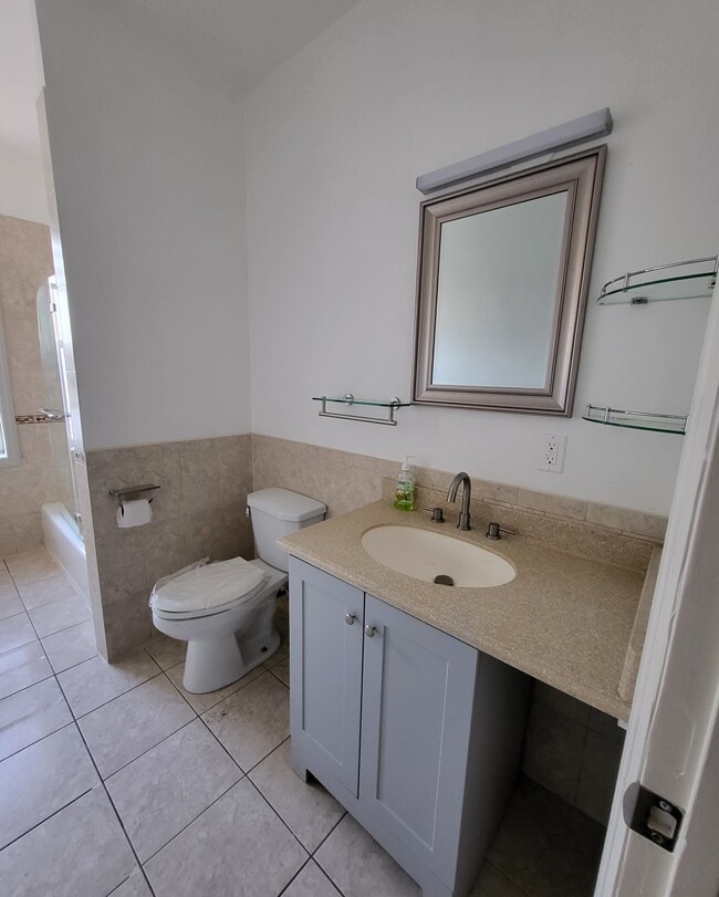 500 W Side Ave, Unit a in Jersey City, NJ - Foto de edificio - Building Photo