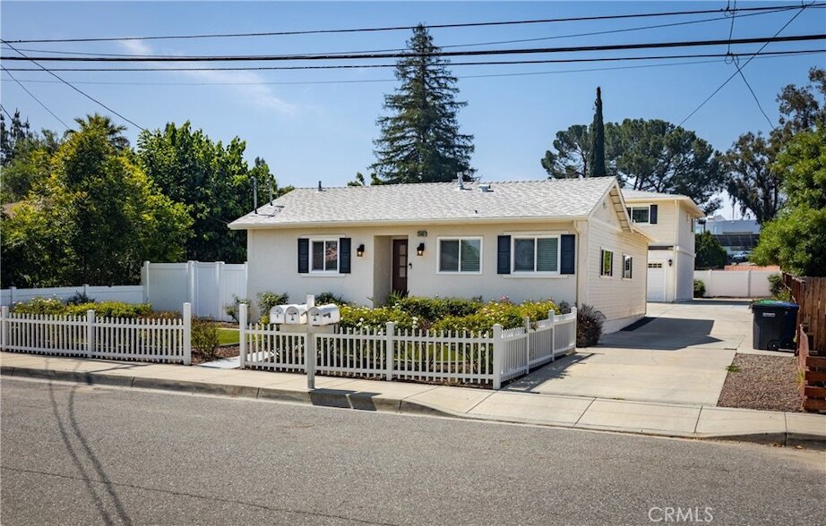 25461 Cole St in Loma Linda, CA - Building Photo