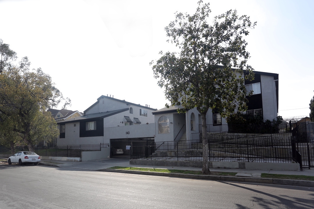 Magnolia Park Place Apartments in Los Angeles, CA - Foto de edificio