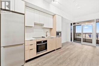 1007 The Queensway in Toronto, ON - Building Photo - Building Photo