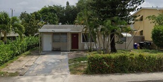 1120 S D St in Lake Worth Beach, FL - Building Photo