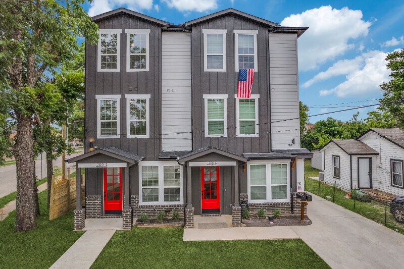 206 E 4th St in Arlington, TX - Building Photo