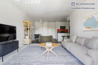 3654 Barham Blvd in Los Angeles, CA - Building Photo - Building Photo
