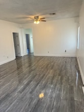 121 W B St in Norco, LA - Building Photo - Building Photo